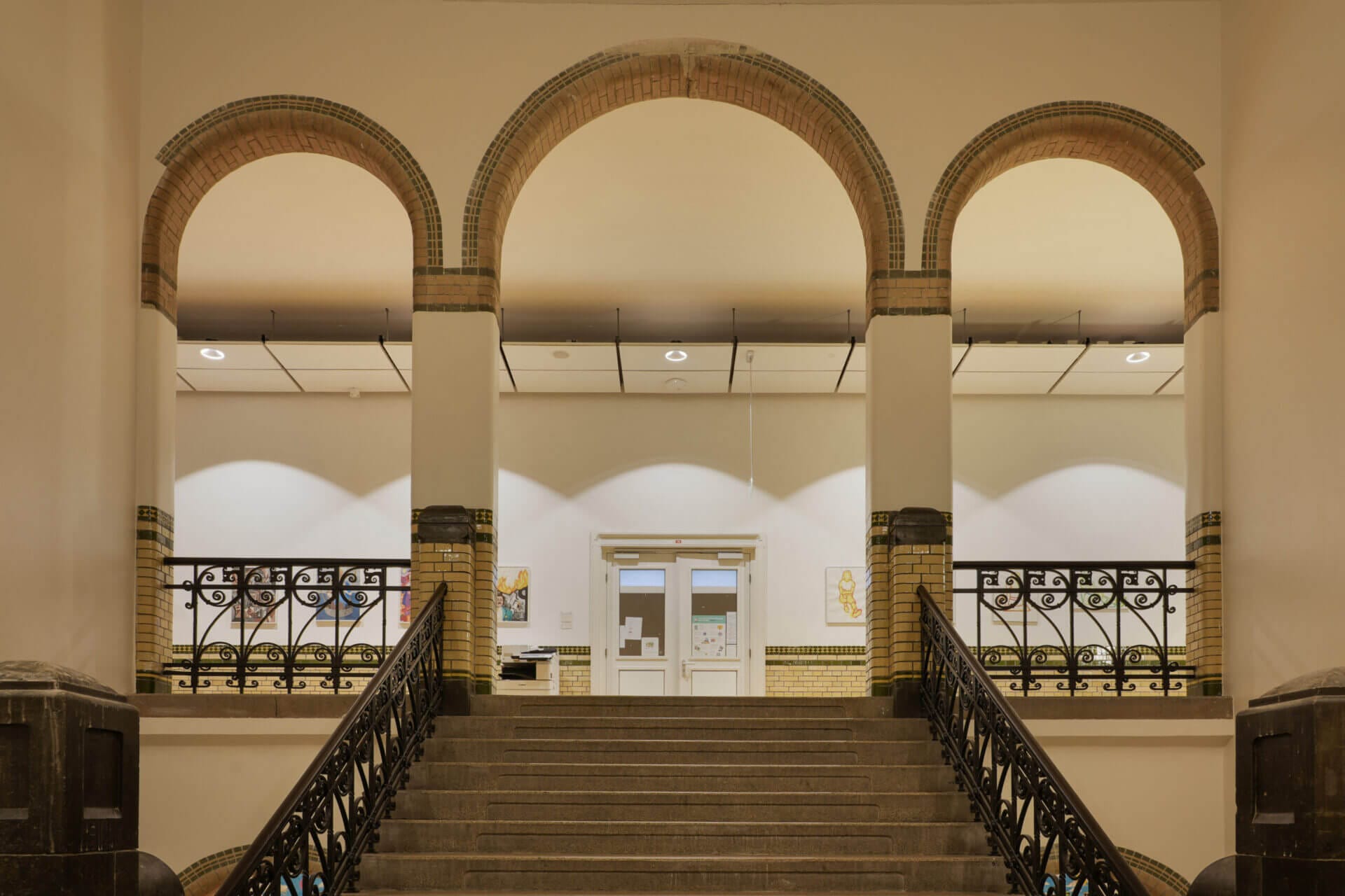 Bright students with World 260.